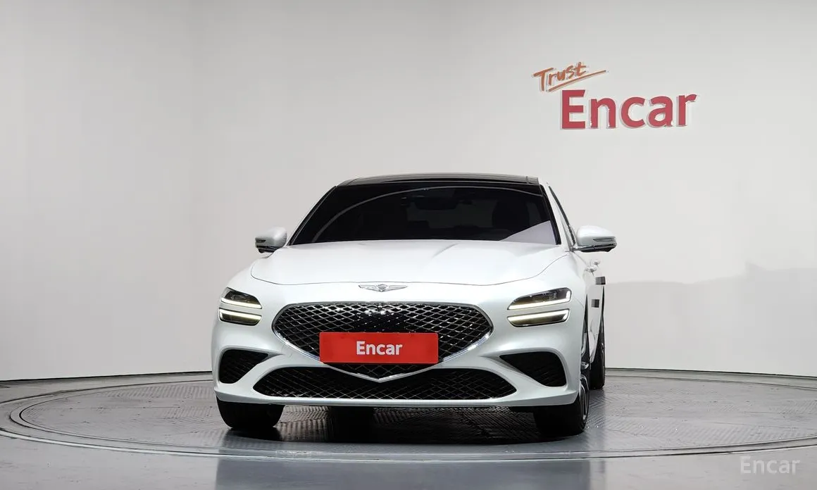 Photo 3 - Genesis G70