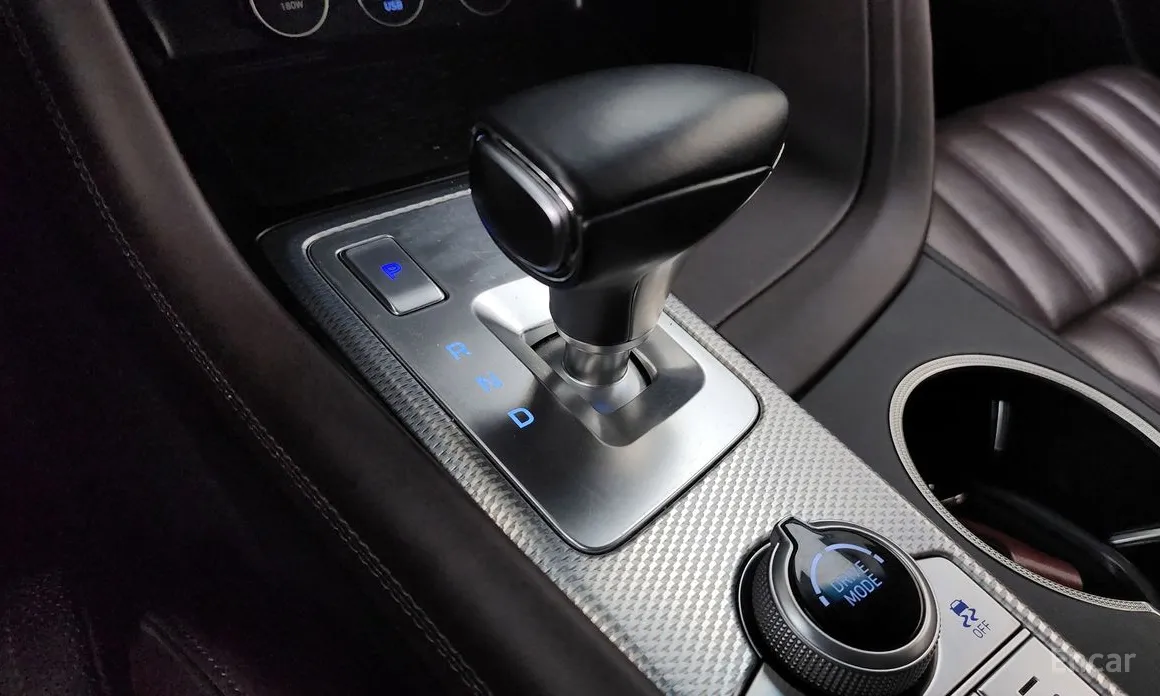 Photo 9 - Genesis G70