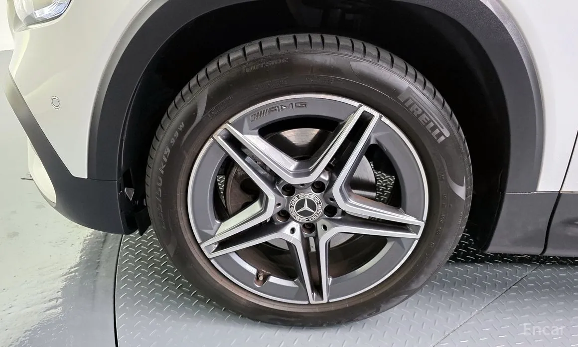 Mercedes-Benz GLB-Class 2020 GLB250 4MATIC