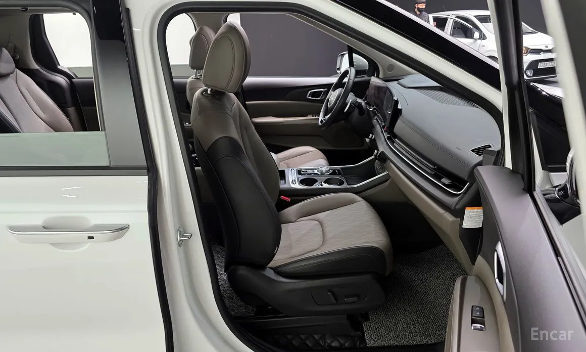 Фото 12 - Kia Carnival