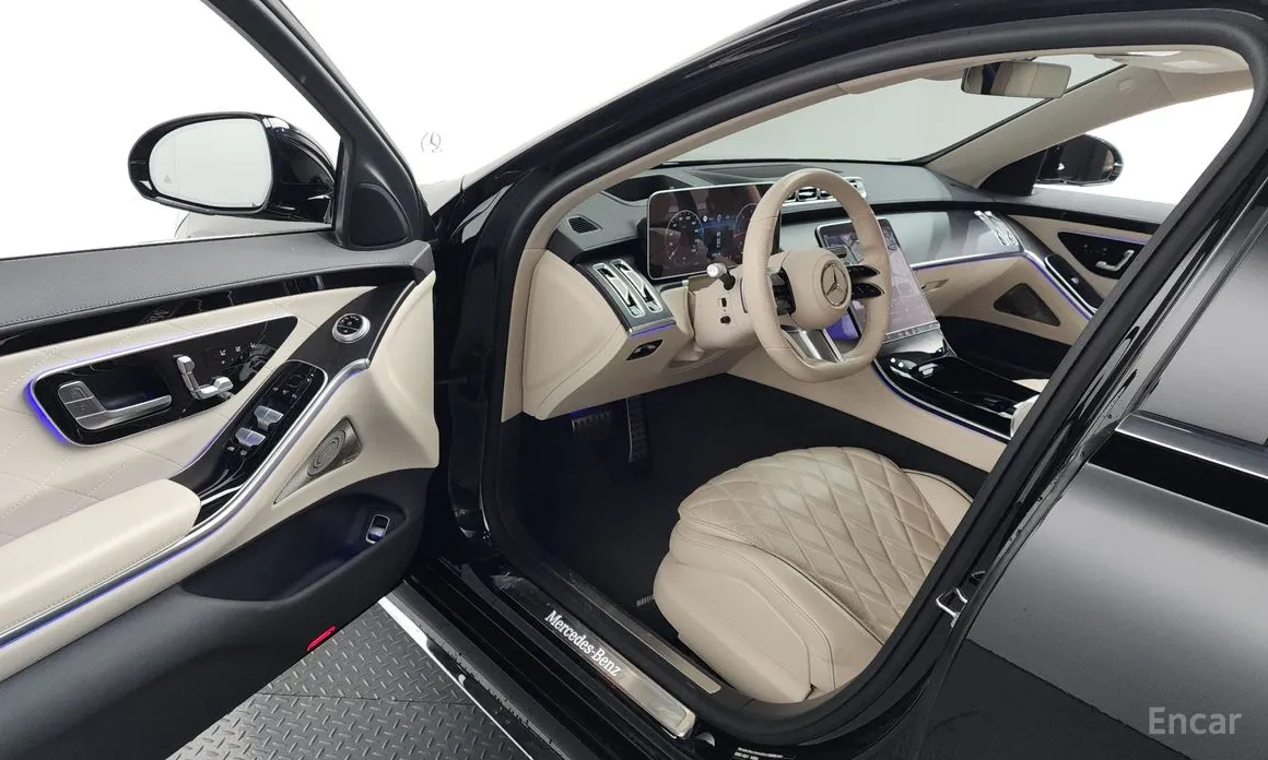 Photo 10 - Mercedes-Benz S-Class
