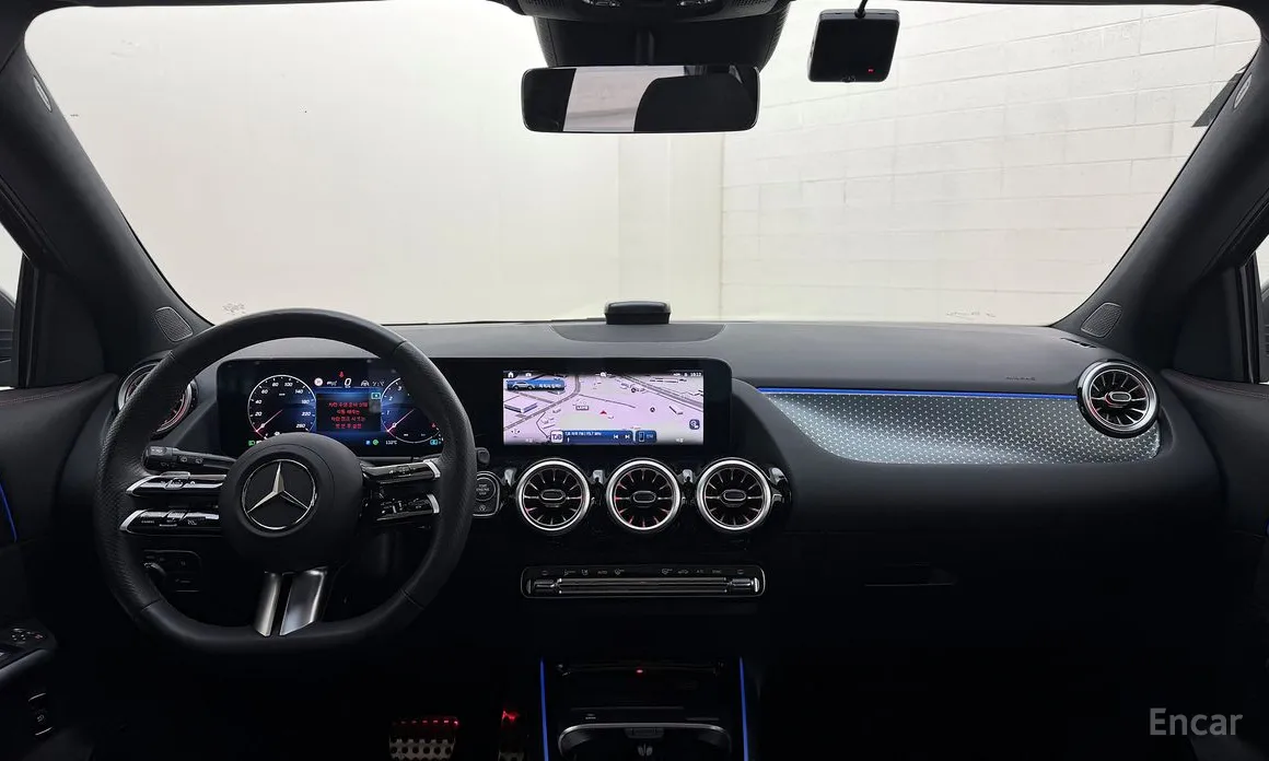 Фото 16 - Mercedes-Benz GLA-Class