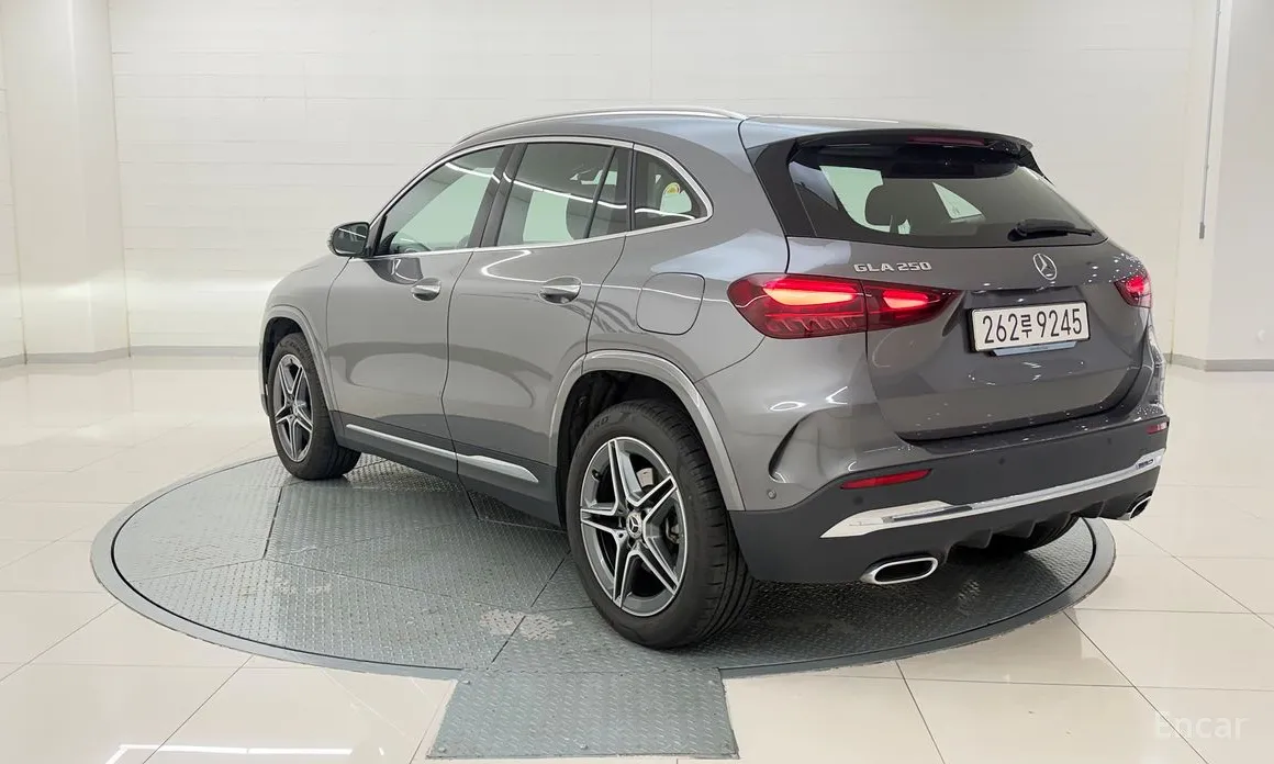 Фото 3 - Mercedes-Benz GLA-Class