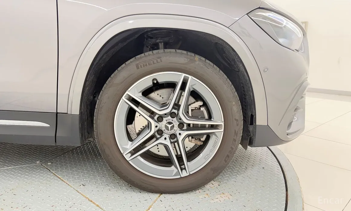 Фото 9 - Mercedes-Benz GLA-Class