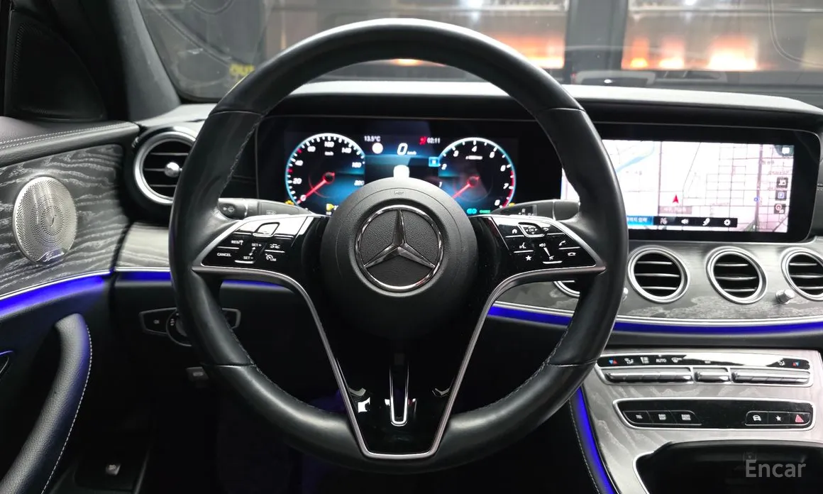 Zdjęcie 13 - Mercedes-Benz E-Class