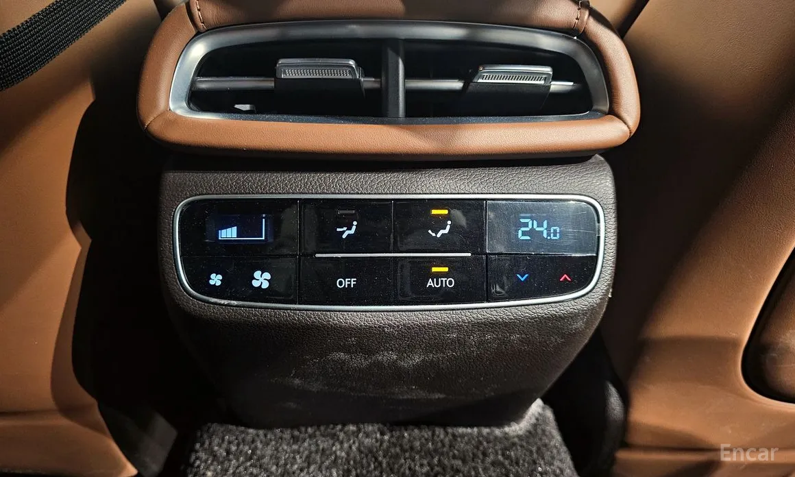 Фото 19 - Genesis G80