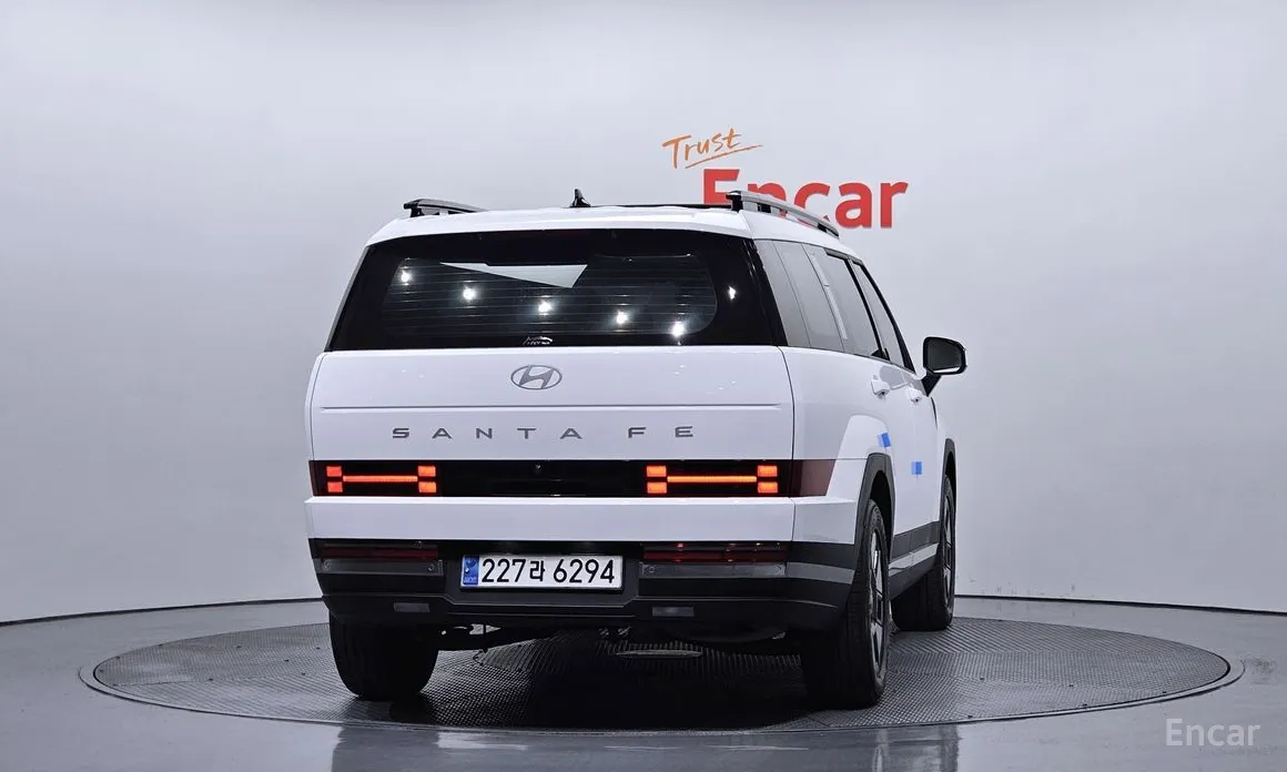 Фото 4 - Hyundai Santa Fe
