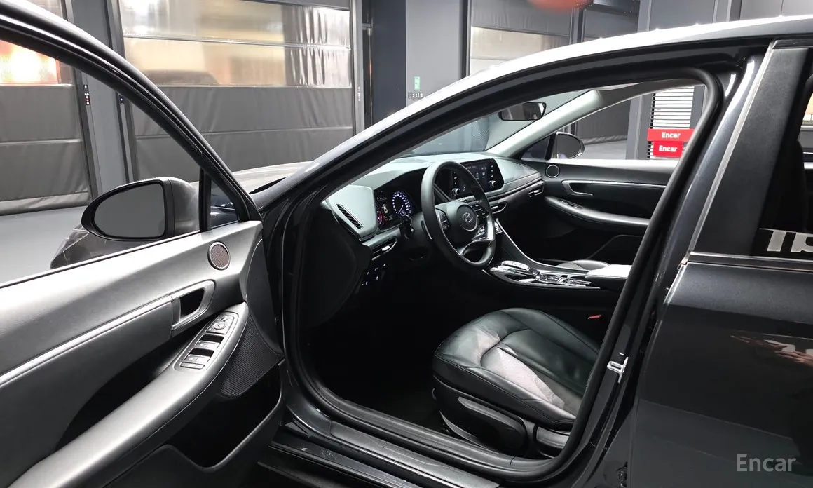 Photo 10 - Hyundai Sonata