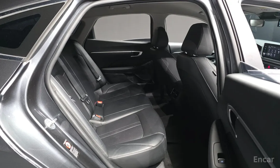 Photo 12 - Hyundai Sonata