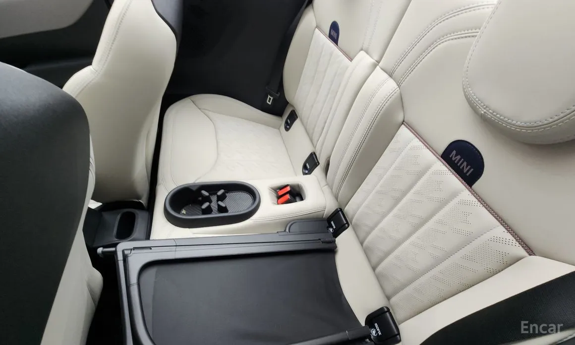 Mini Cooper Convertible 2025 Favoured
