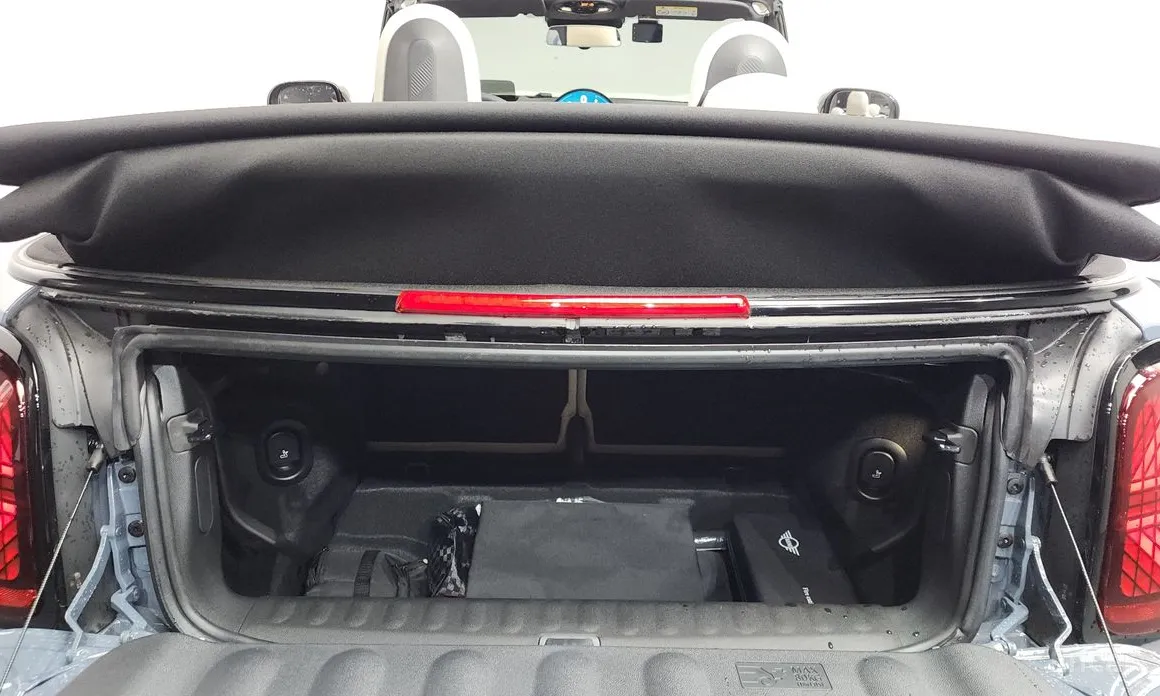 Mini Cooper Convertible 2025 Favoured