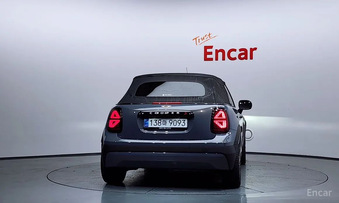 Mini Cooper Convertible 2025 Favoured