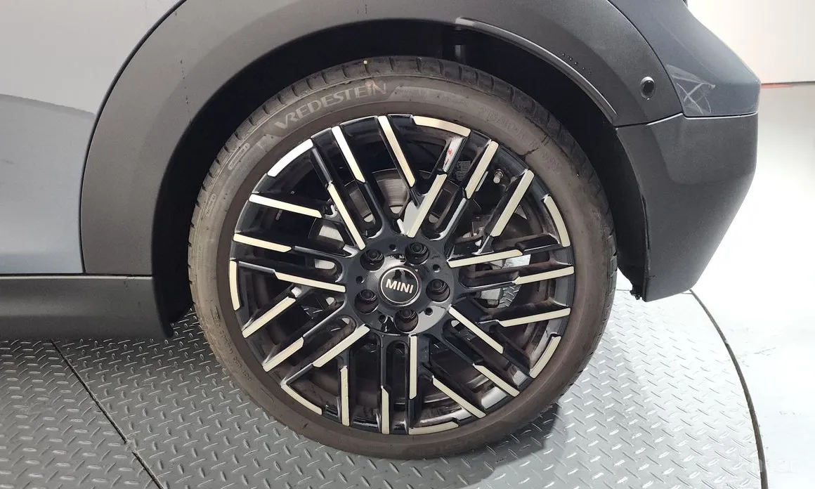 Mini Cooper Convertible 2025 Favoured