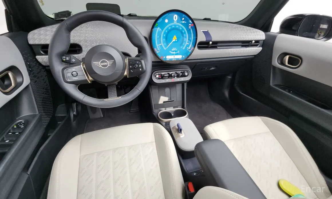 Mini Cooper Convertible 2025 Favoured