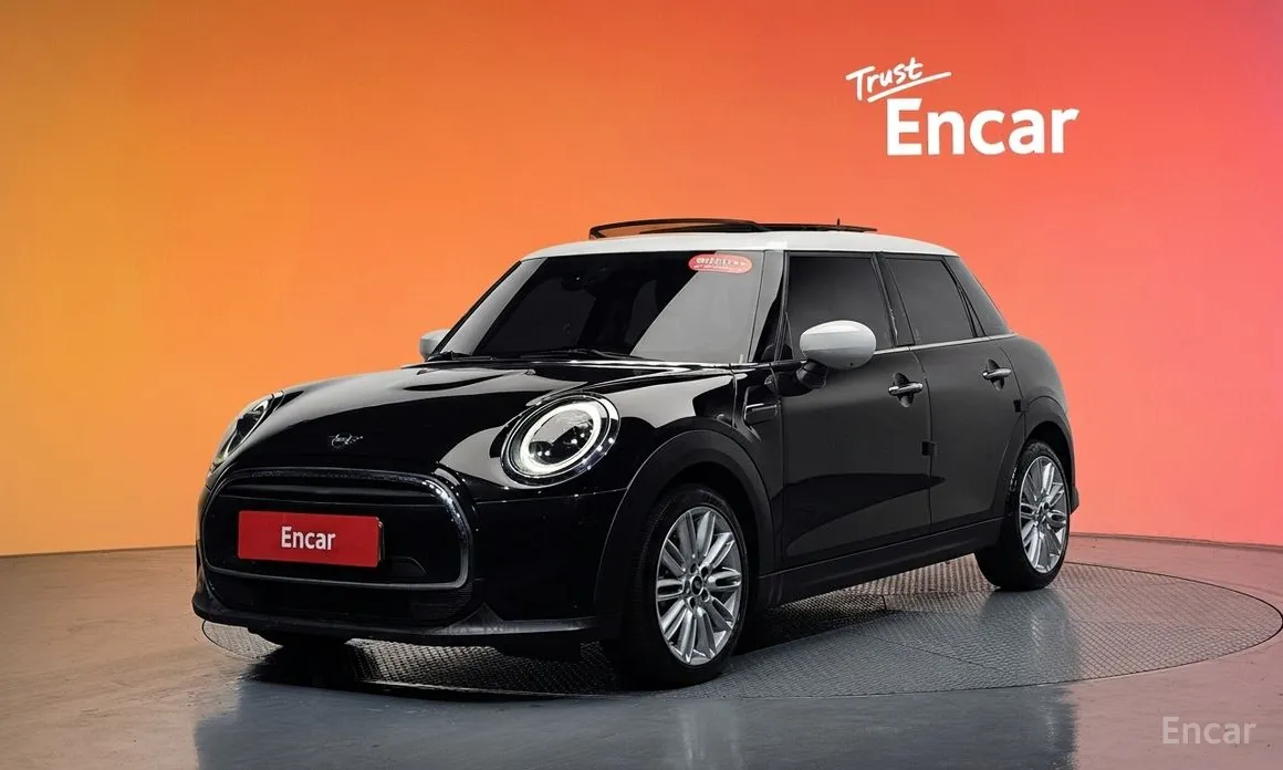 Mini Cooper 2001 5Door Classic Plus Launch Pack
