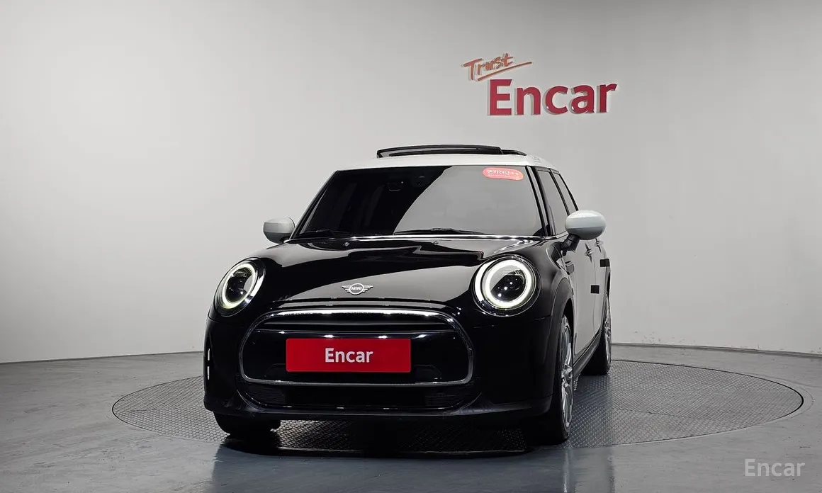 Mini Cooper 2001 5Door Classic Plus Launch Pack
