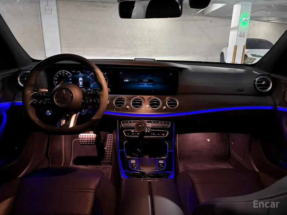Фото 6 - Mercedes-Benz E-Class