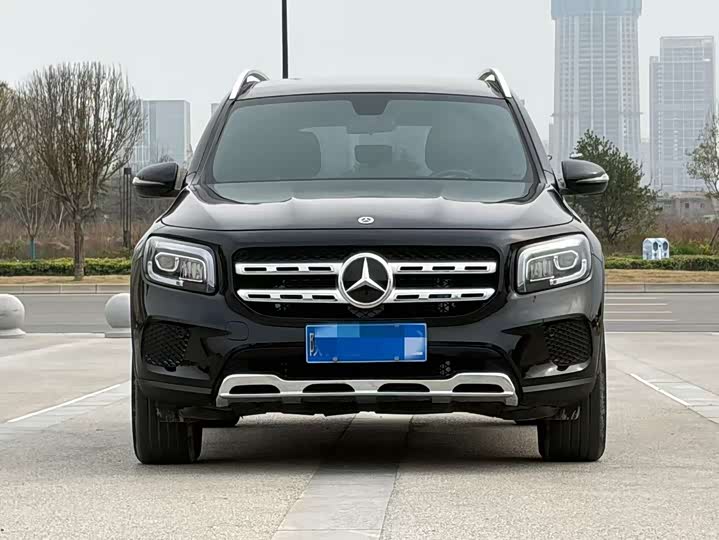 Photo 2 - Mercedes-Benz GLB-Class