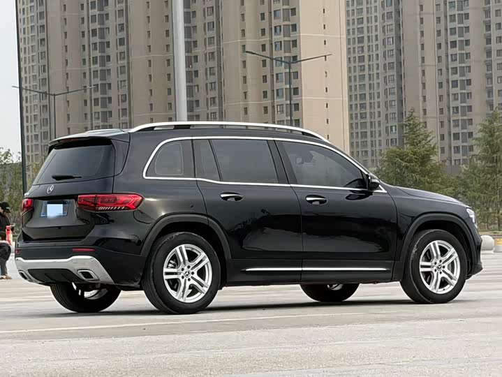 Photo 4 - Mercedes-Benz GLB-Class