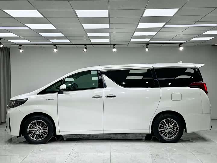 Photo 3 - Toyota Alphard