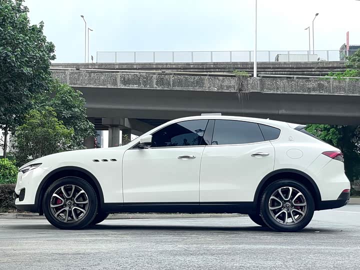 Maserati Levante 2021 2021款 3.0T 标准版
