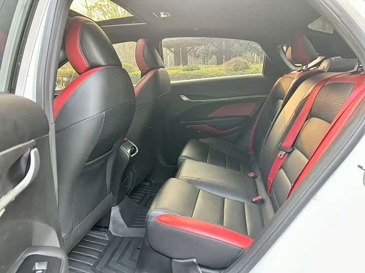 Фото 9 - Geely Binrui