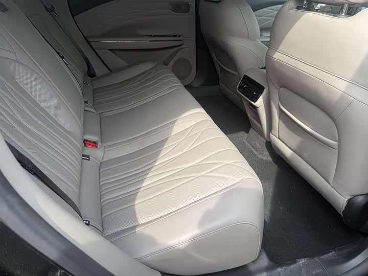 Zdjęcie 5 - Geely Galaxy Starshine 8 EM-i