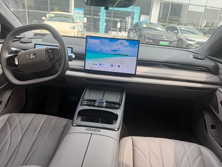 Zdjęcie 6 - Geely Galaxy Starshine 8 EM-i