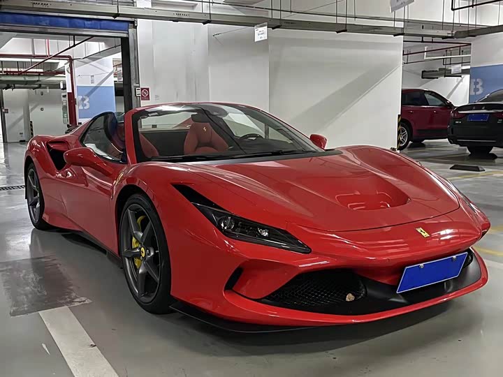 Фото 3 - Ferrari F8