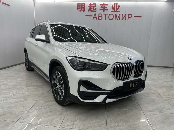 Фото 2 - BMW X1