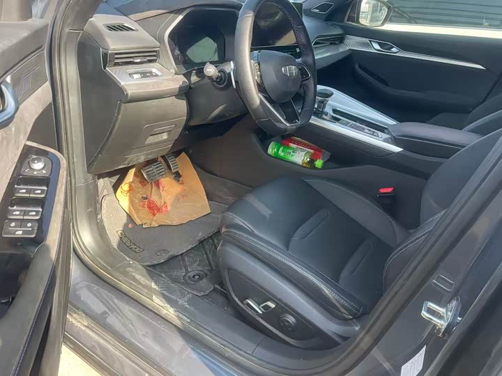 Фото 4 - Geely Preface