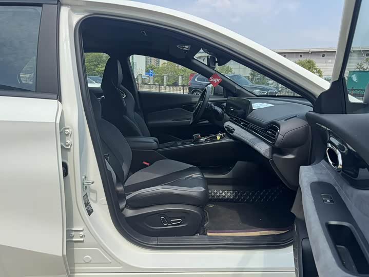 GAC Trumpchi Empow R 2024 2024款 400T 自动 影豹R PRO版