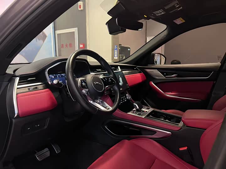 Zdjęcie 4 - Jaguar F-Pace