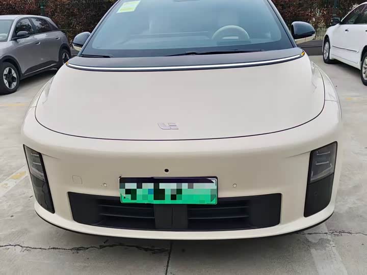 2025 LiXiang i6