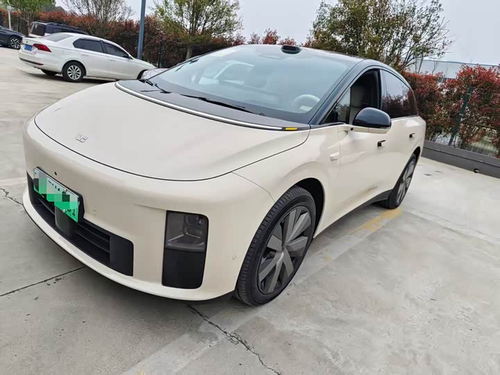 2025 LiXiang i6