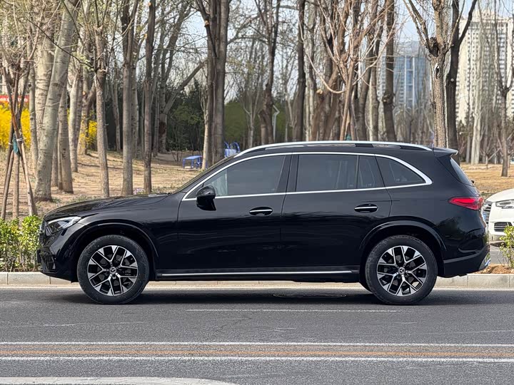 Photo 3 - Mercedes-Benz GLC-Class
