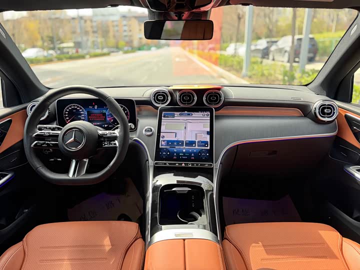 Photo 6 - Mercedes-Benz GLC-Class