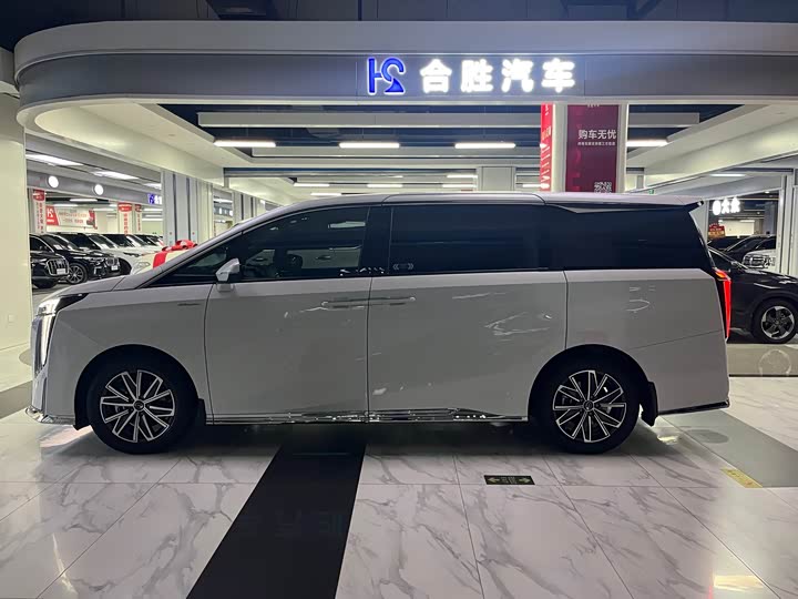 GAC Trumpchi M8 2024 2024款 大师系列 400T 尊贵版