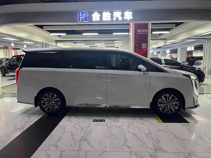 GAC Trumpchi M8 2024 2024款 大师系列 400T 尊贵版