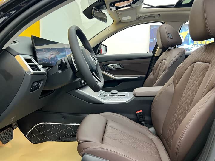 BMW 3 Series 2025 2025款 330Li M运动曜夜套装