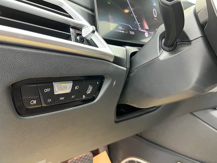 BMW 3 Series 2025 2025款 330Li M运动曜夜套装