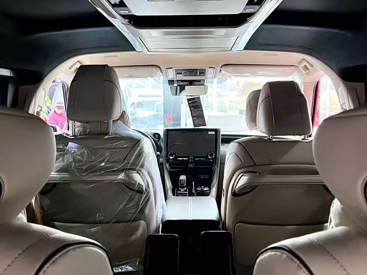 Toyota Vellfire 2025 2025款 皇冠 双擎 2.5L 墨金行政版