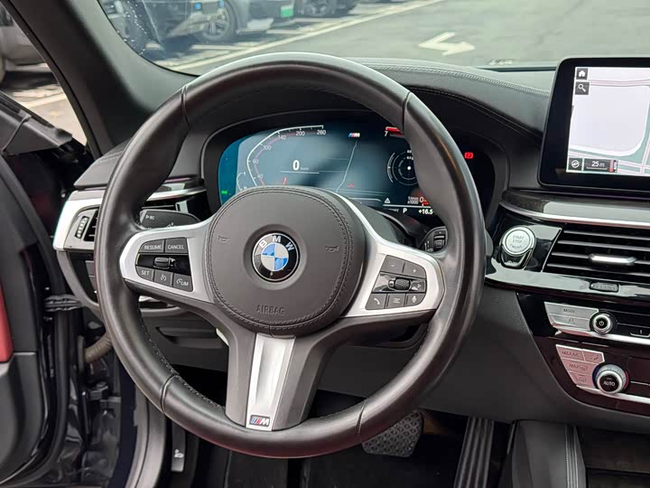Photo 9 - BMW 5 Series