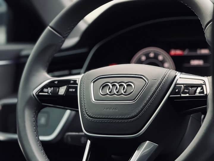 Фото 8 - Audi A6L