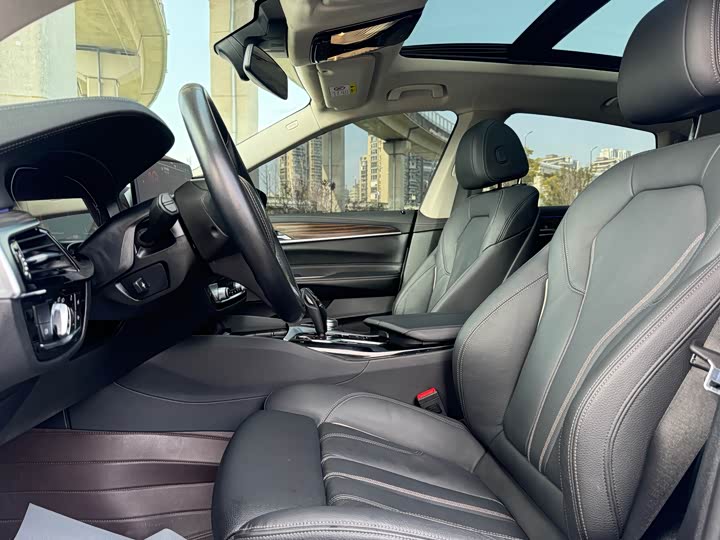 BMW 6 Series GT 2022 2022款 630i 豪华设计套装