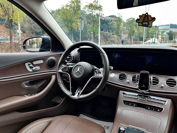 Zdjęcie 9 - Mercedes-Benz E-Class