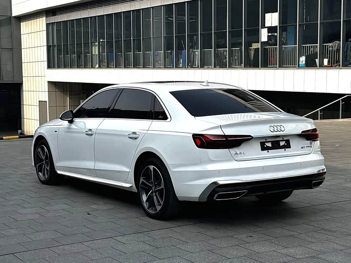 Фото 7 - Audi A4L