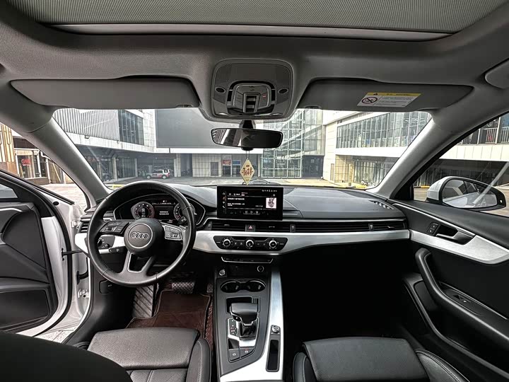 Фото 8 - Audi A4L