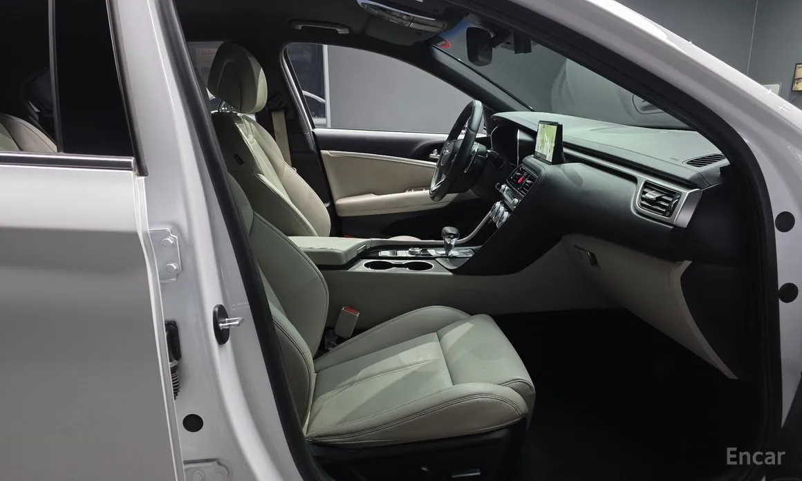 Genesis G70 2022 Gasoline 2.0T 2WD