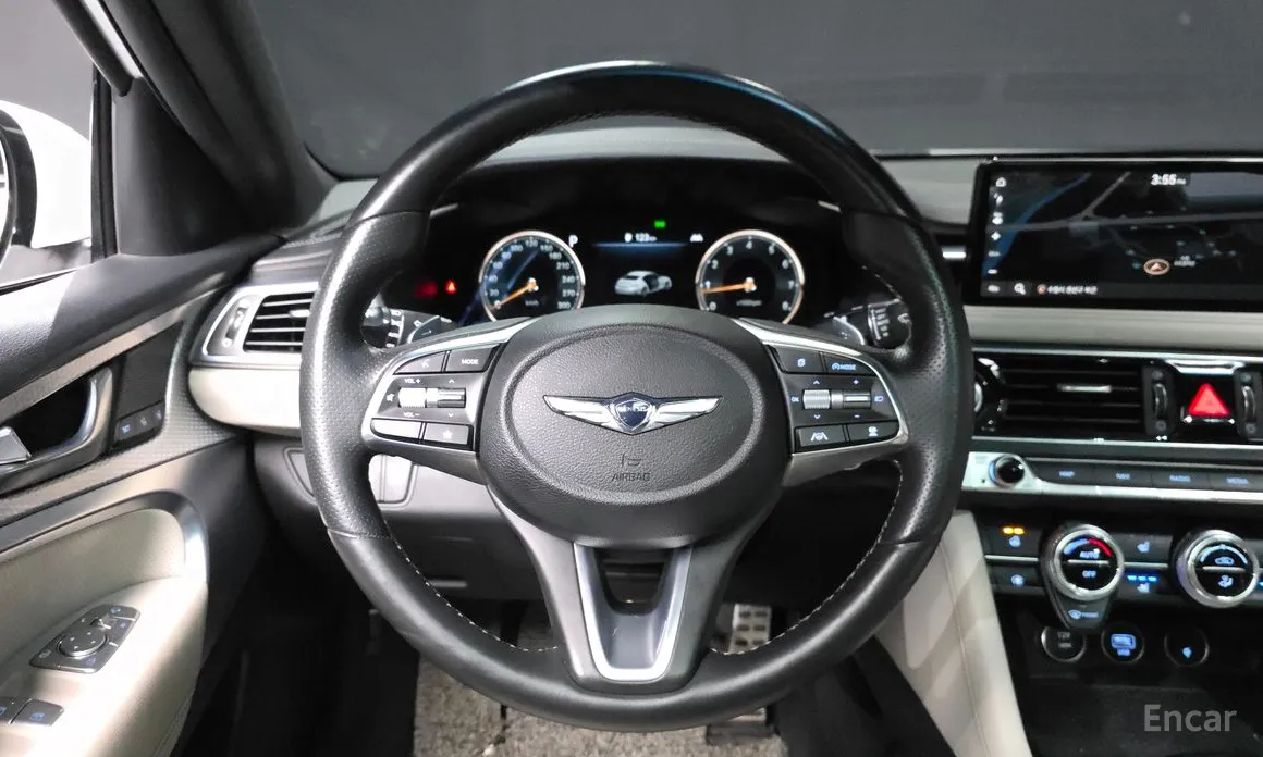 Photo 13 - Genesis G70